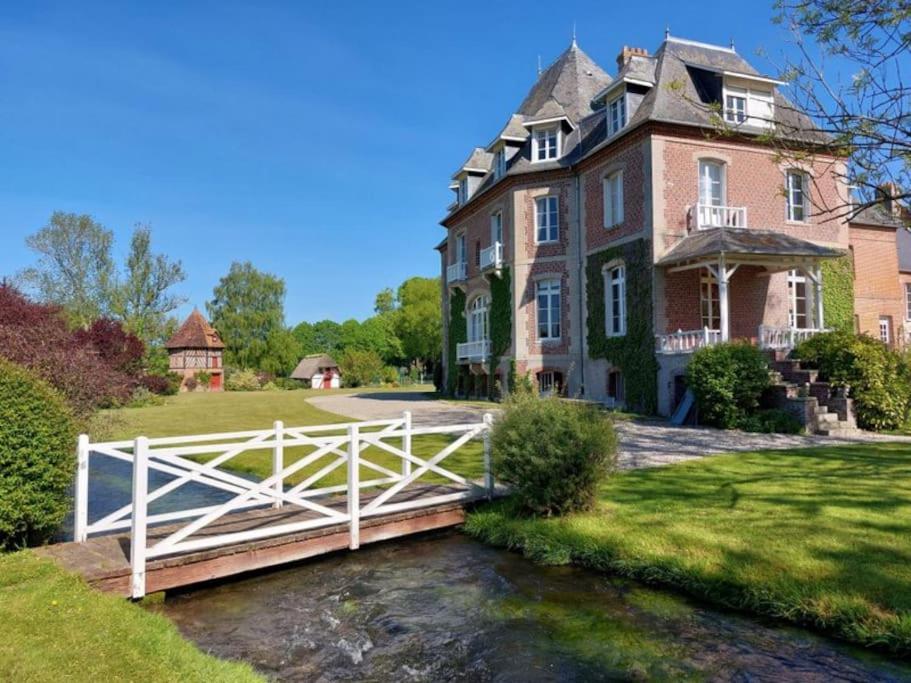 Manoir D'exception à *